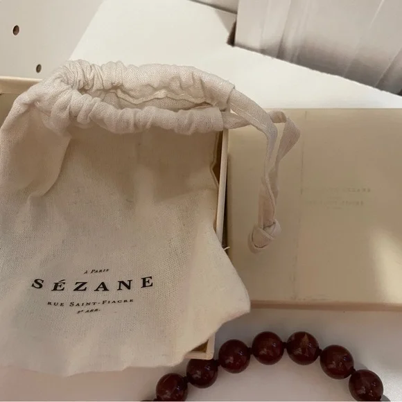 Sézane Danae Resin Bead Brown/Hazelnut Necklace - Picture 2 of 3